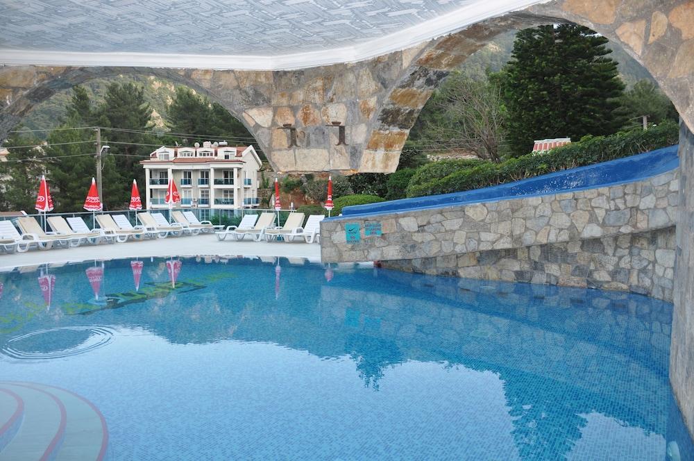 马尔马里斯Club Aquarium公寓式酒店 外观 照片