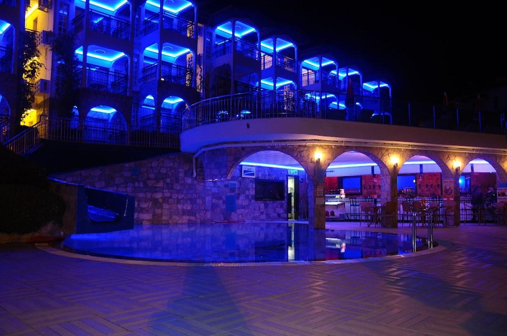 马尔马里斯Club Aquarium公寓式酒店 外观 照片
